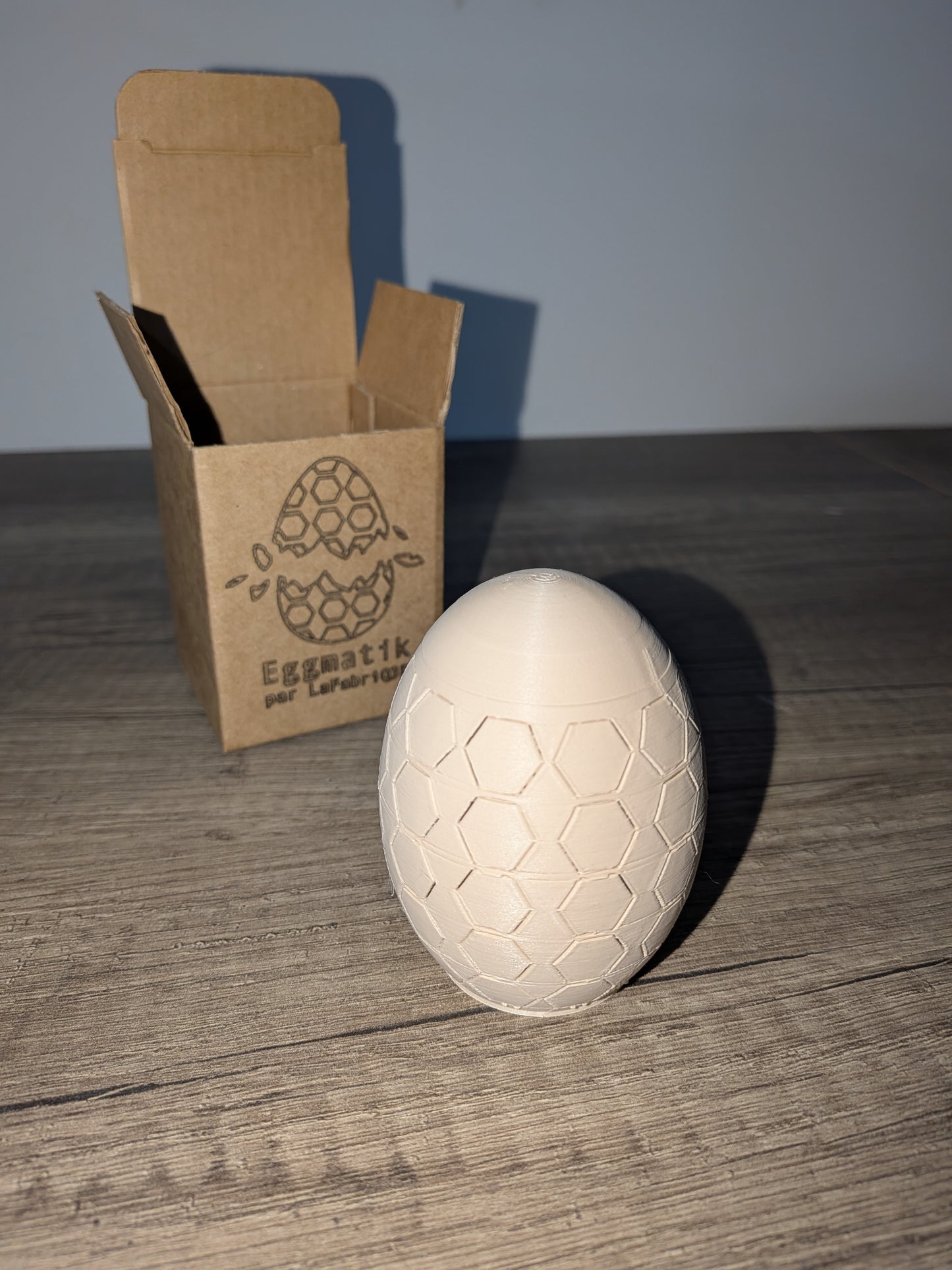 Eggmatik — 2 figurines d’animaux (réels ou fantastiques) à collectionner